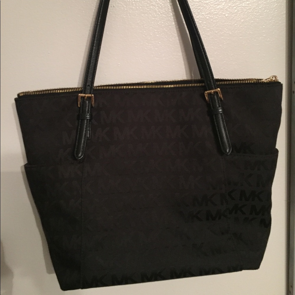 Michael kors black purse